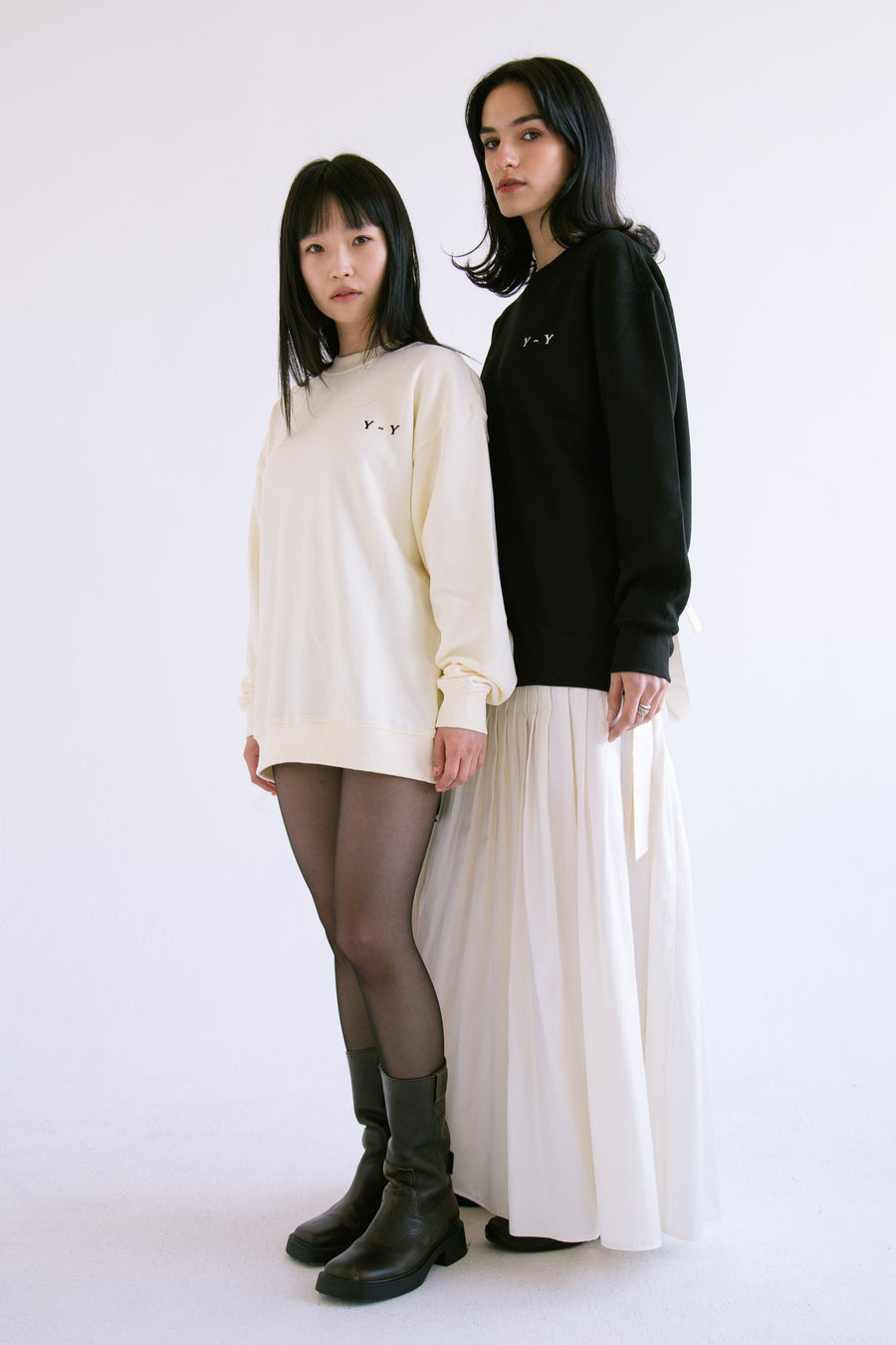 Pullover Sweatshirt with Bows in Cream