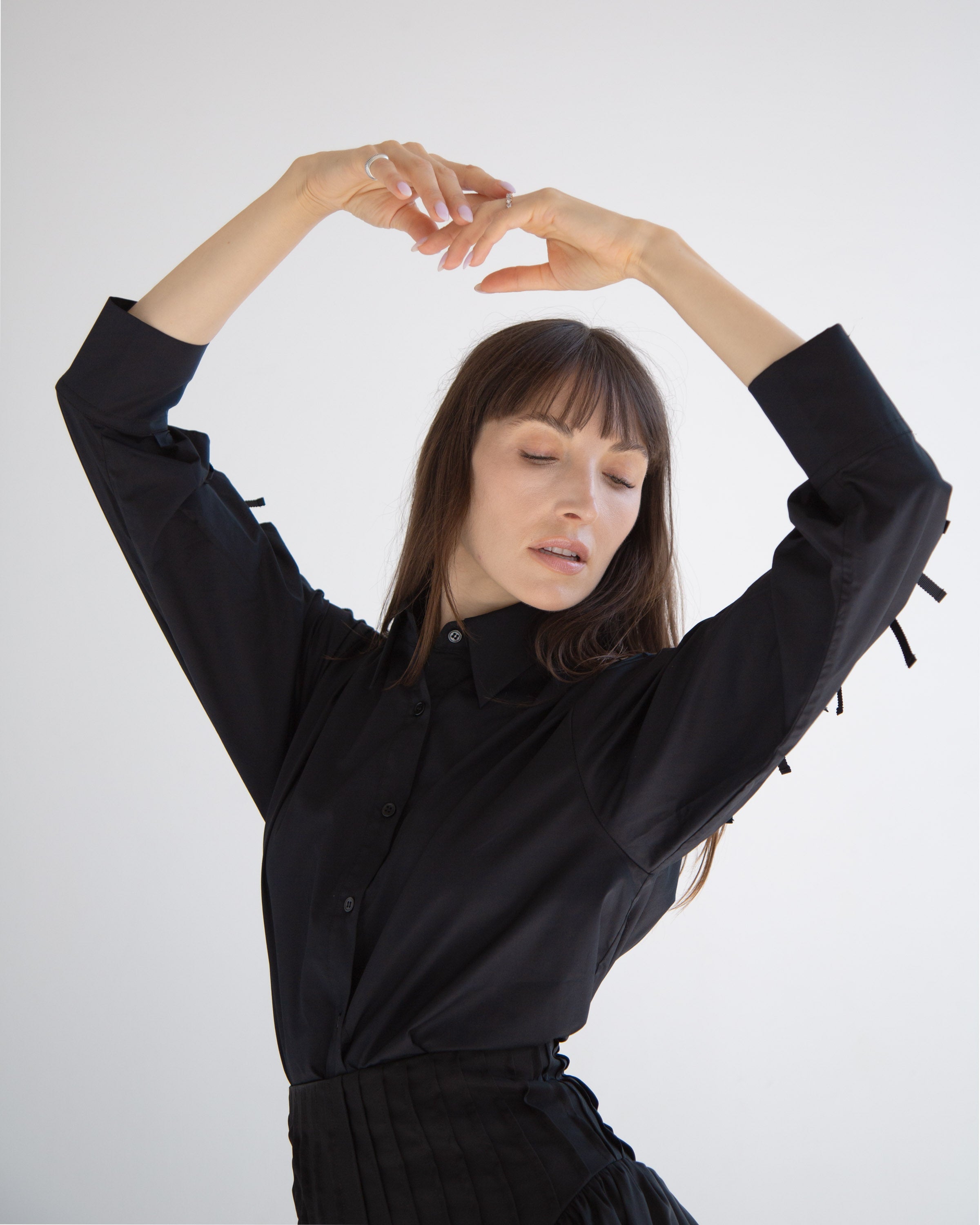 Long Sleeve Shirt with Bows in Black