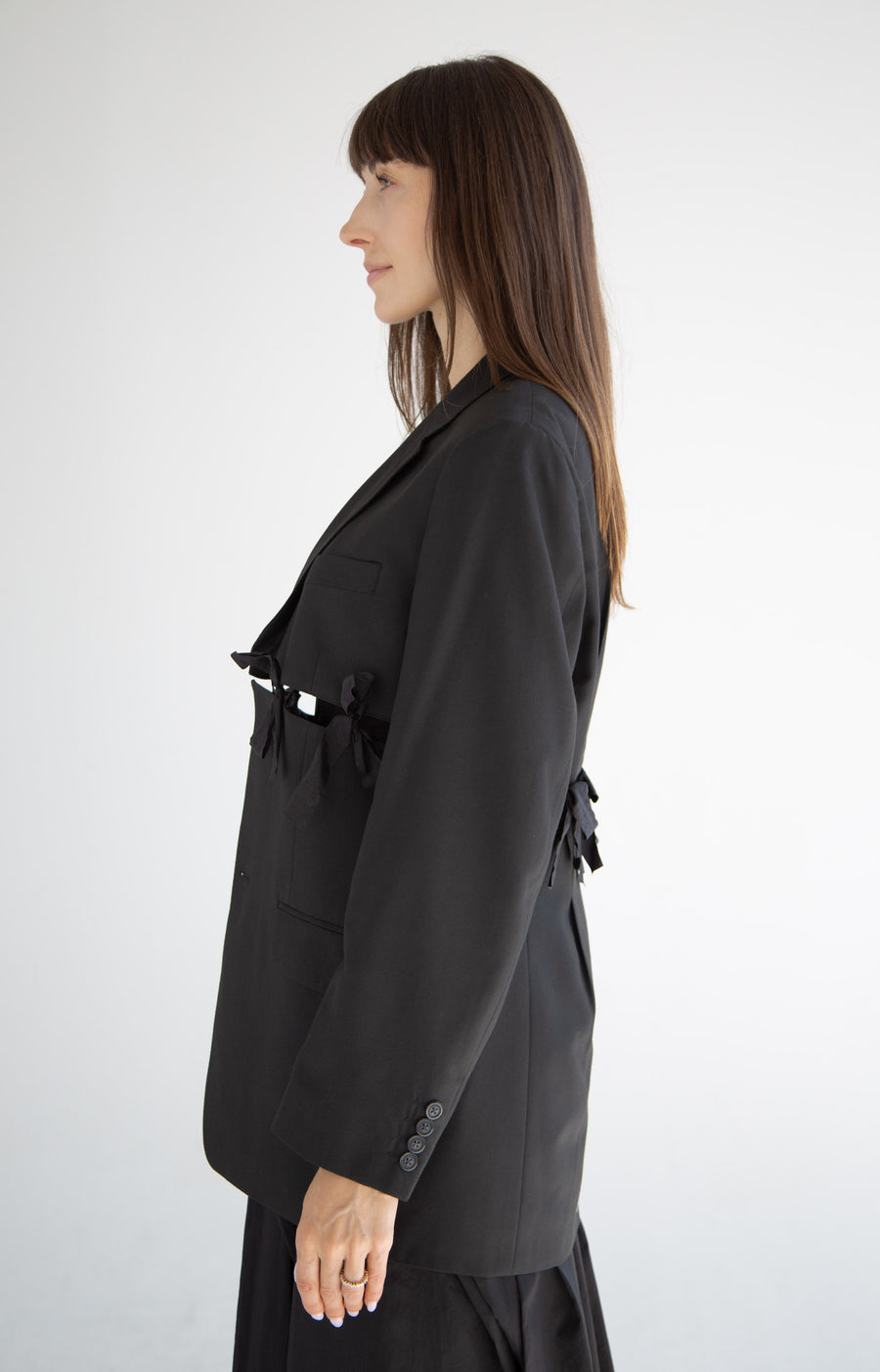 Middle Cut-Out Blazer in Black
