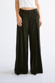 Pleated Wide Leg Pant in Black